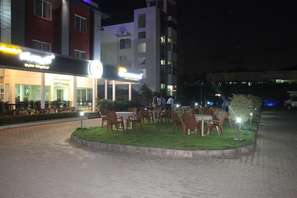 Hotel Kalyani Maisúr Exteriér fotografie